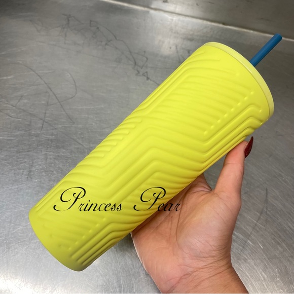 Starbucks yellow soft touch Cup Winter 2024 20oz Cold Cup stainless - Picture 3 of 5